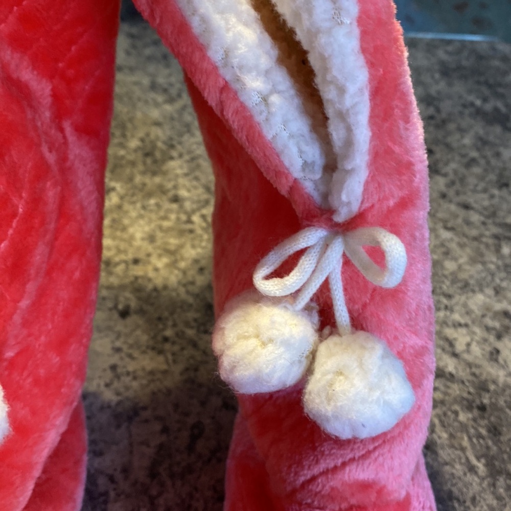 Soft and cozy company, women’s bedroom boots, soft fleece peach color size M - Picture 2 of 5